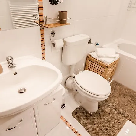 Bpr Koenig Design Apartment Budapest