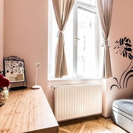 Bpr Koenig Design Apartment Budapest