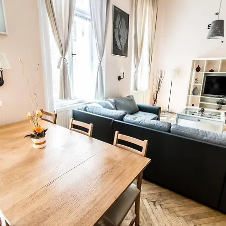 Bpr Koenig Design * Budapest